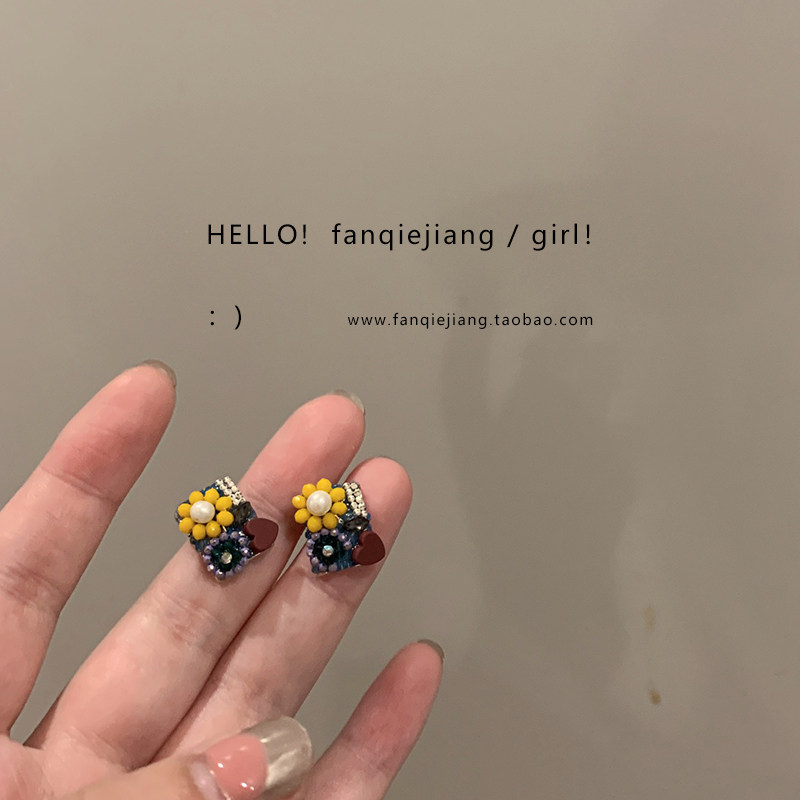 一只番茄酱复古小众花朵耳环