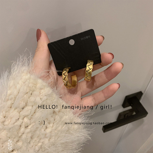 vintage做旧菱格c型耳钉耳环女复古港风韩国气质网红2020新款