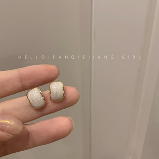 vintage高级感法式 潮简约小众百搭 耳钉耳环简约女小巧2020年新款