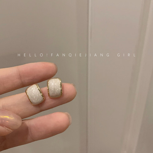 vintage高级感法式女小巧耳钉