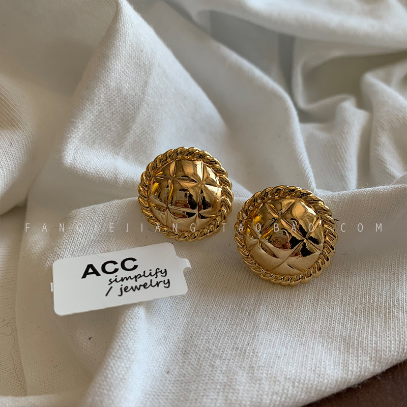 高级感小香风大纽扣耳钉耳环法式网红夸张时尚个性简约冷淡风气质,饰品/流行首饰/时尚饰品新,耳钉,淘宝优惠券,粉丝福利购,淘宝优惠卷
