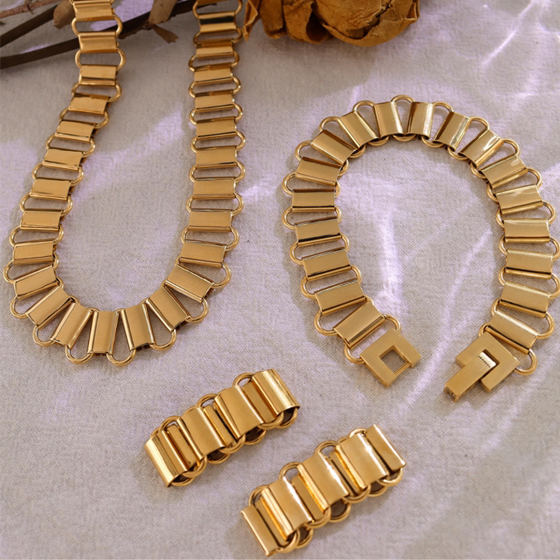 新年新款首饰欧美ins风个性时尚镂空几何戒指项链手链钛钢三件套