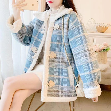 小个子羊羔毛外套女2024秋冬季高级感洋气减龄加绒加厚牛角扣上衣