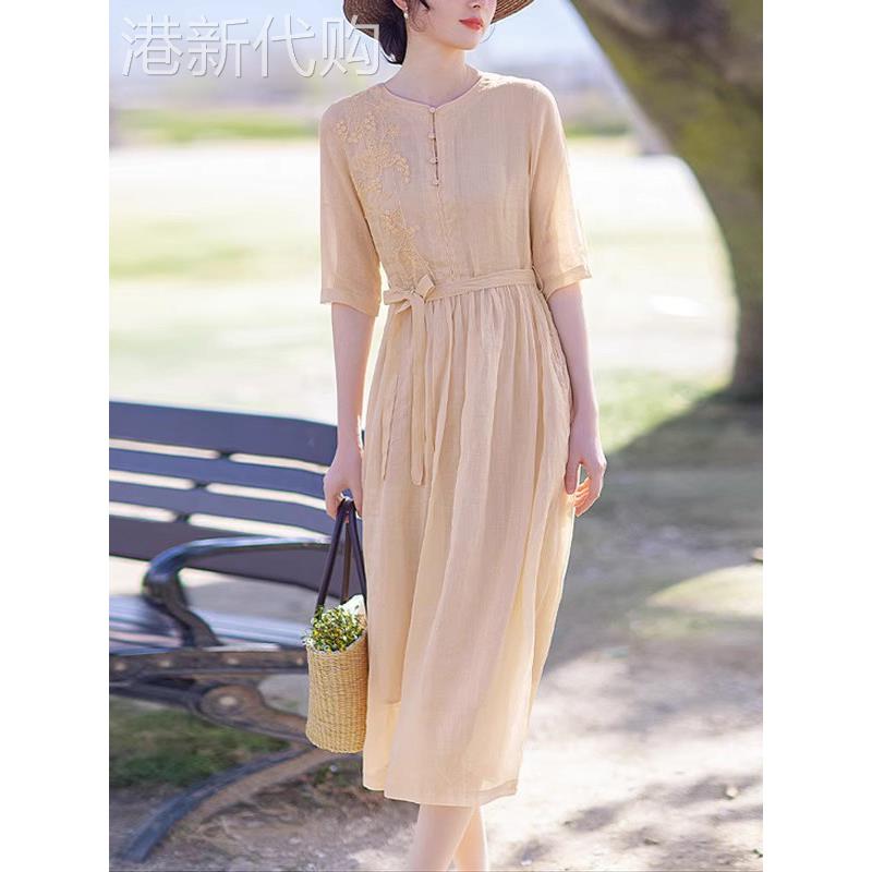 欧洲站棉麻重绣花连衣裙女士夏季经典文学系带腰修身看苎麻中长裙