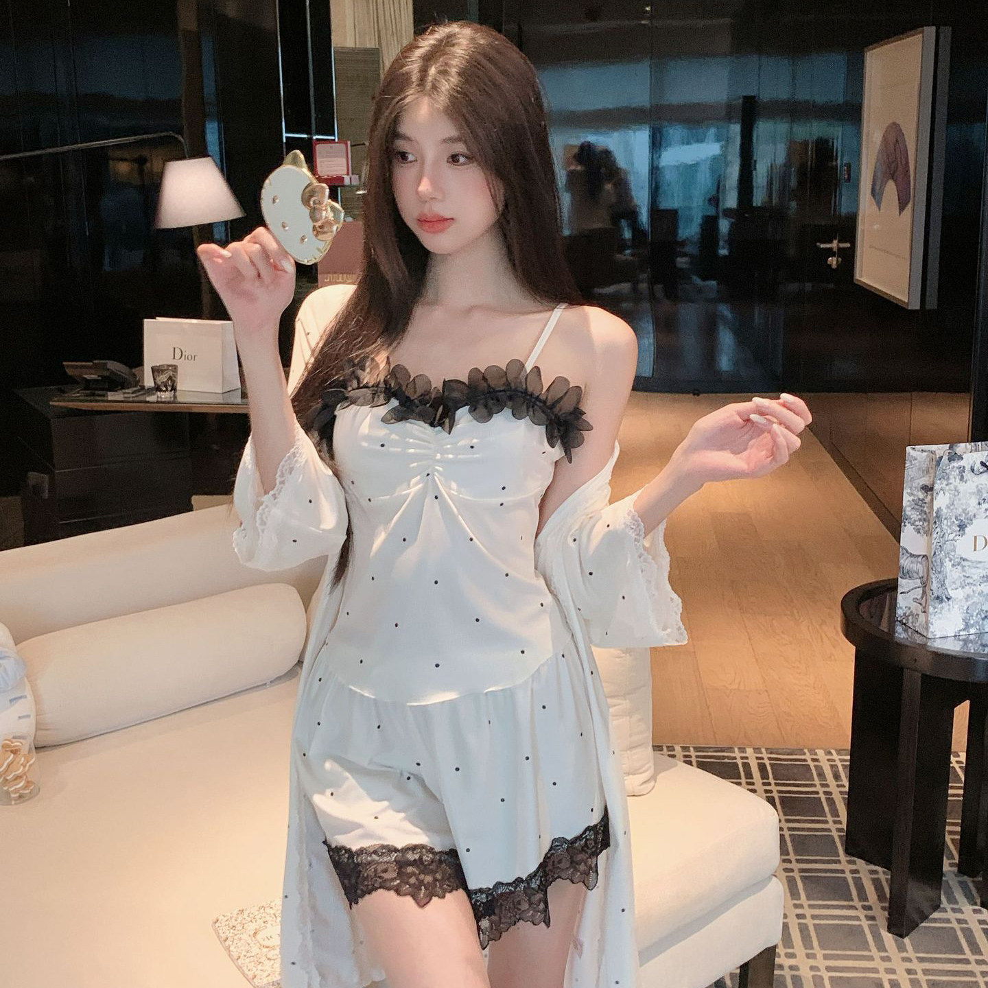 睡衣性感女款2026新款高级感轻奢风女人味波点冰丝吊带胸垫三件套