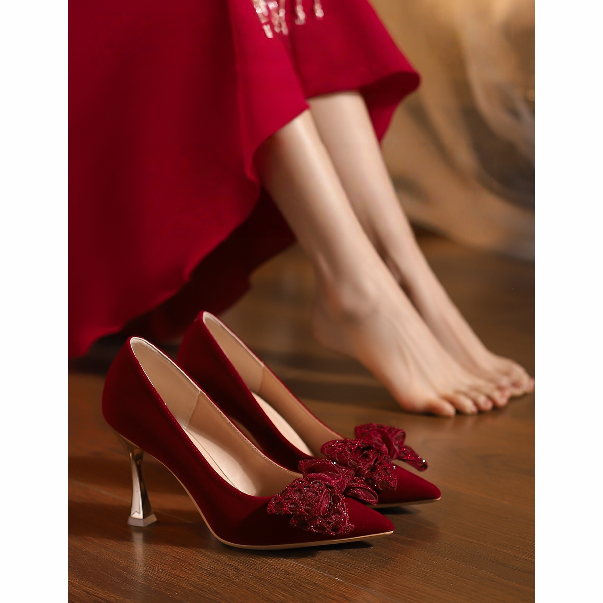 秀禾婚鞋新娘鞋尖头细跟高跟鞋女