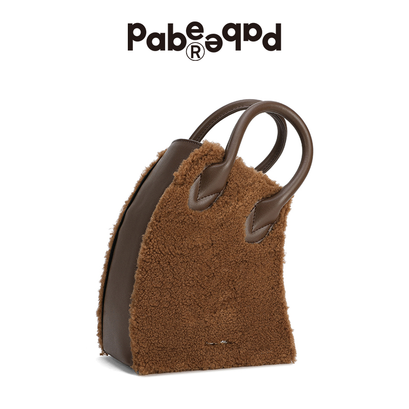 羊毛头层羊毛斜挎单肩包