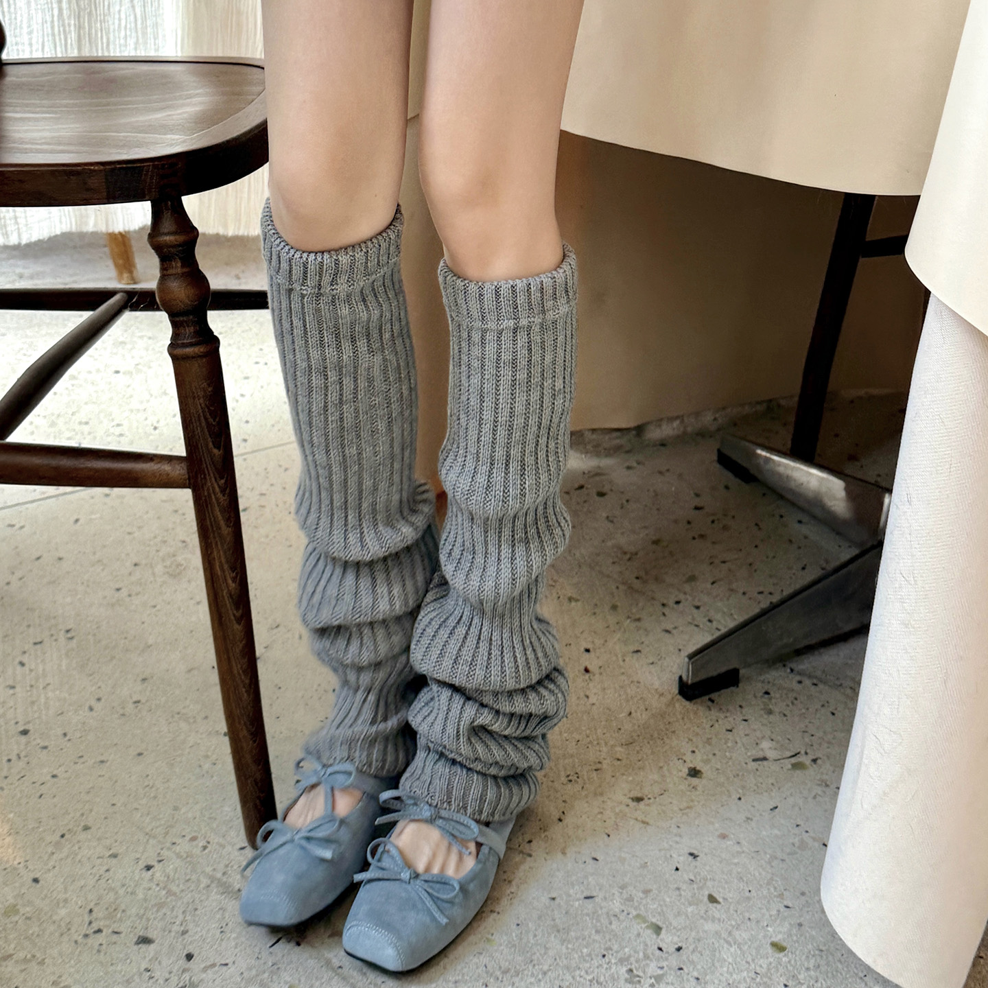 浅灰色保暖羊毛堆堆袜套
