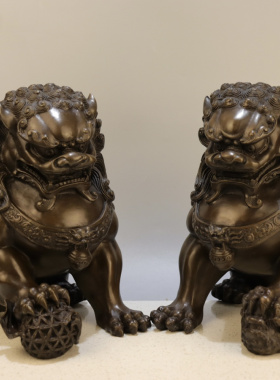 铜招财中式北京狮踩球狮子摆件