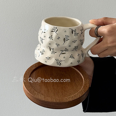 复古不规则米色小碎花陶瓷水杯