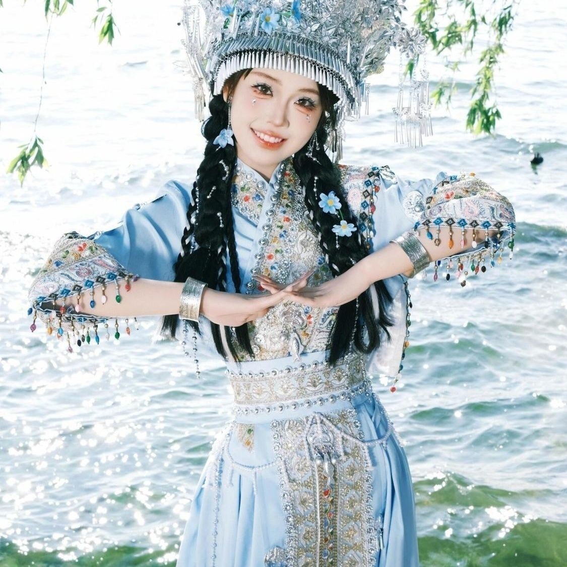 租少数民族服装苗族服饰表演服