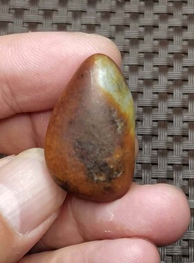 新疆和田玉籽料原石独籽无修黄沁皮白皮满肉小吊坠手链籽00683