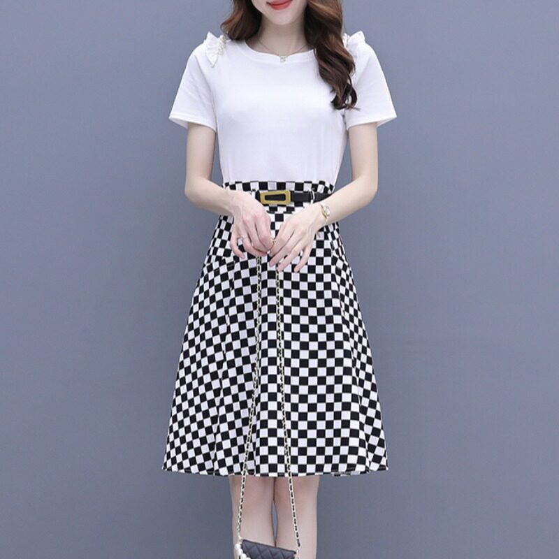 时尚减龄穿搭套装女夏2022年新款钉珠针织衫上衣格纹半身裙两件套