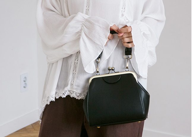 口金包黑色包包女2020简约复古