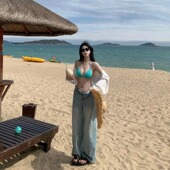 多巴胺氛围感比基尼分体泳衣女士显白小胸聚拢沙滩海岛温泉度假风