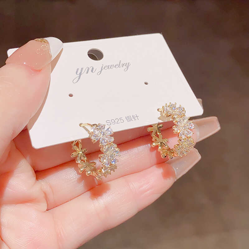 精致锆石花朵耳圈银针小众设计