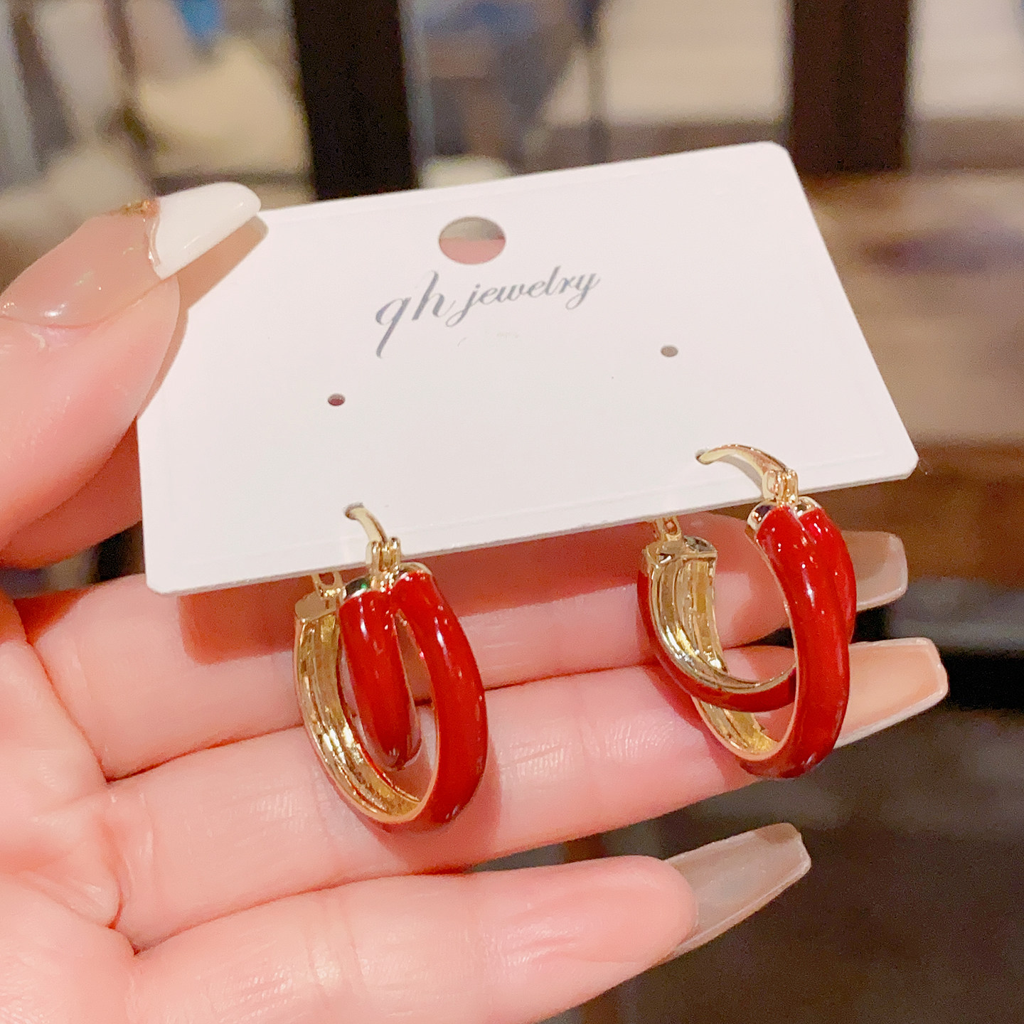 新年款时尚简约红色交叉耳扣个性轻奢百搭独特设计感复古耳圈耳饰,饰品/流行首饰/时尚饰品新,耳环,淘宝优惠券,粉丝福利购,淘宝优惠卷