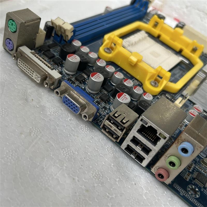 信步 AM3-A7858/G 主板 AM3电脑 DDR3集成 DVI 双PCI PCB-V055-10