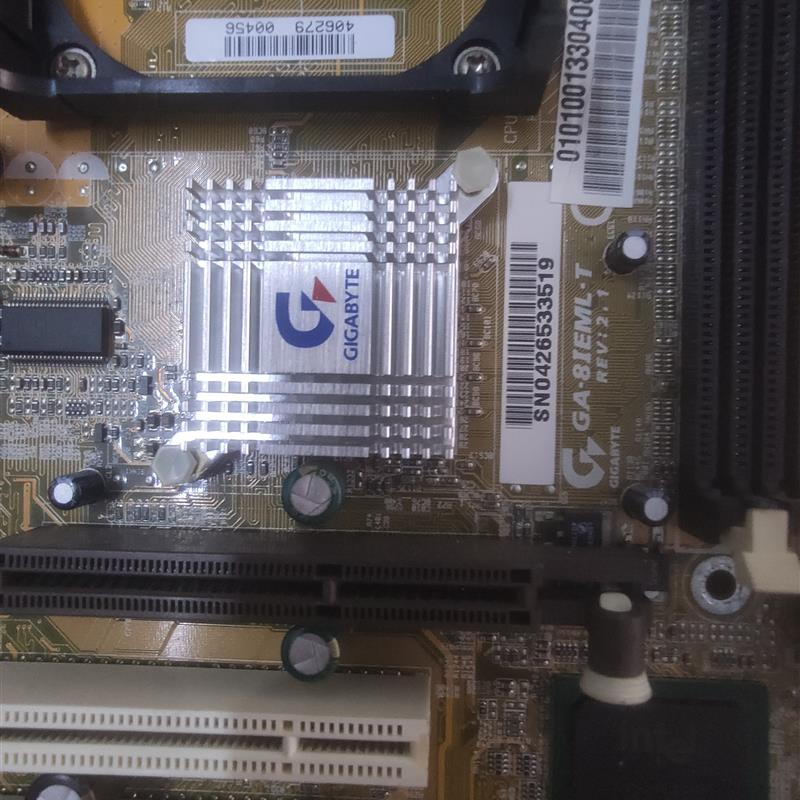 技嘉845主板GA-8IEML-T主板3条PCI槽好用
