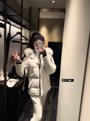 定制狐狸毛领+90白鸭绒羽绒服