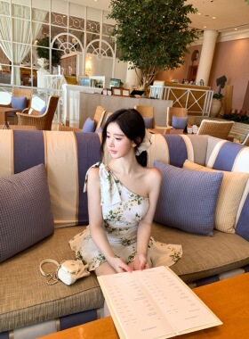 【绿意盎然的盛夏】独家定制花型 Z*im中古灵感斜肩可系带连衣裙