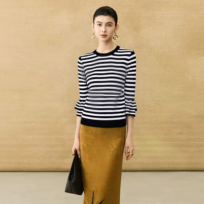 剧情 羊毛针织黑白条纹喇叭袖口圆领套衫