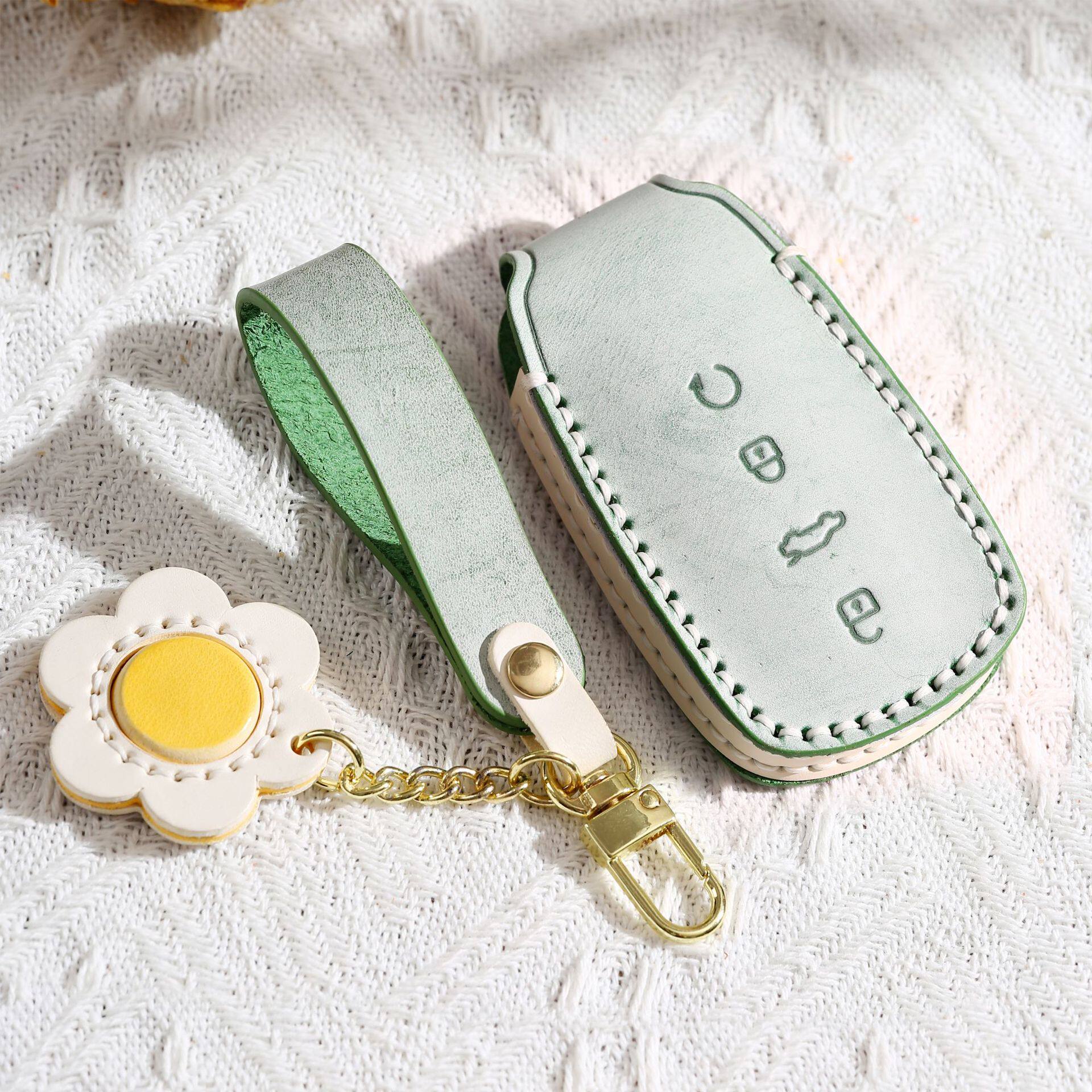 适用于瑞虎8plus钥匙套真皮高档2022款奇瑞瑞虎7p钥匙包壳扣女款