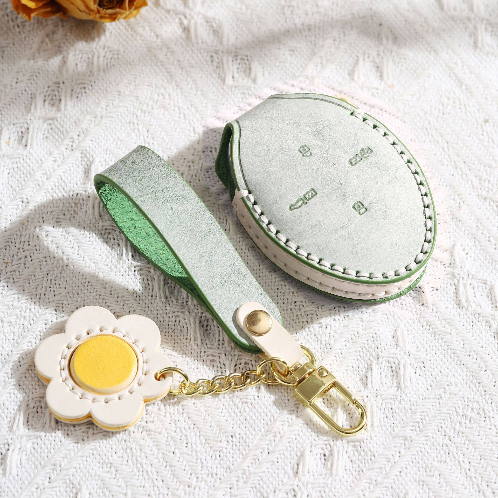 适用2021款小鹏P7钥匙套真皮高端2020款小鹏G3车钥匙包壳扣女款