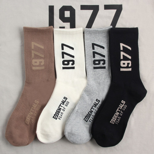 1977男女情侣长袜子高街风中筒袜