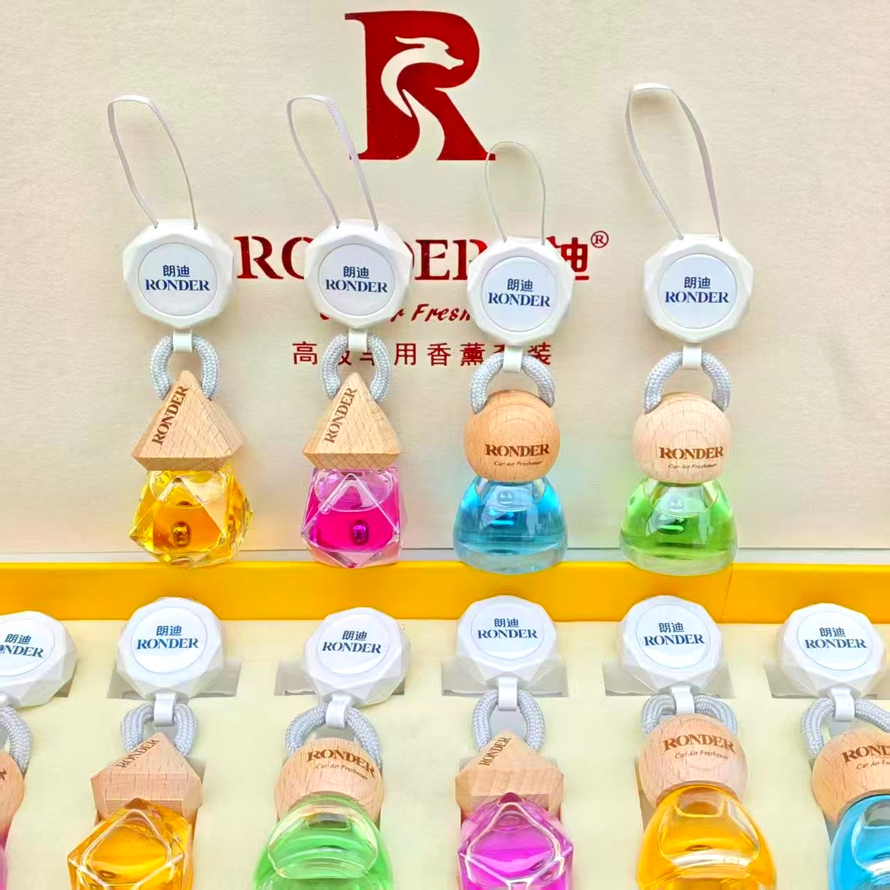 朗迪车载香水挂件汽车香氛挂饰吊坠车内精油香薰创意车上香水高档