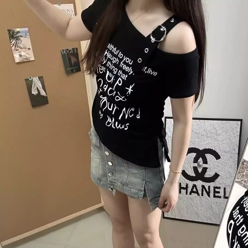 美式辣妹斜肩短袖t恤女夏季不规则字母印花独特别致修身露肩上衣