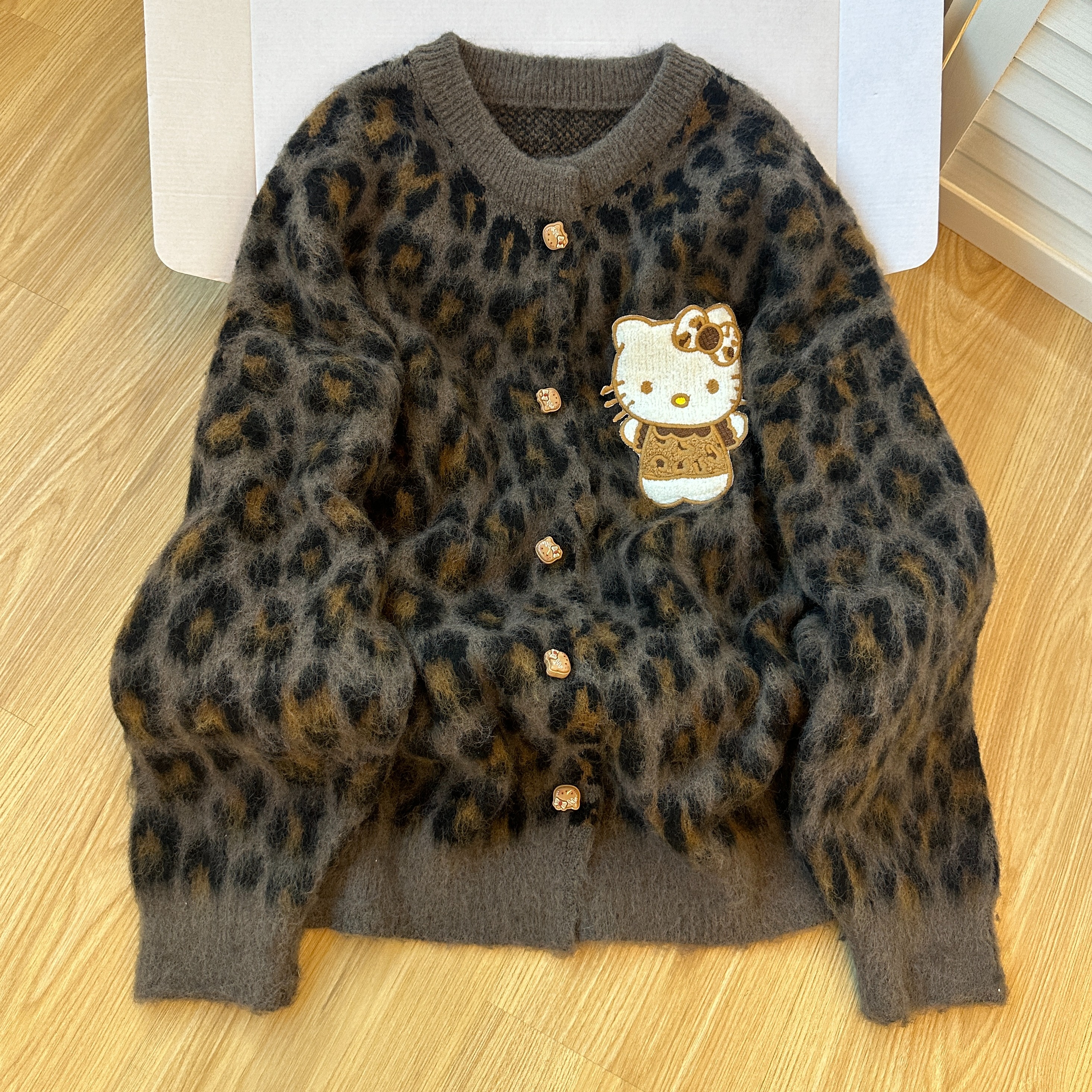 凯蒂猫豹纹针织开衫毛衣