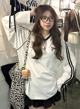 美式白色v领蝴蝶结长袖t恤女早秋设计感条纹运动卫衣正肩上衣初秋
