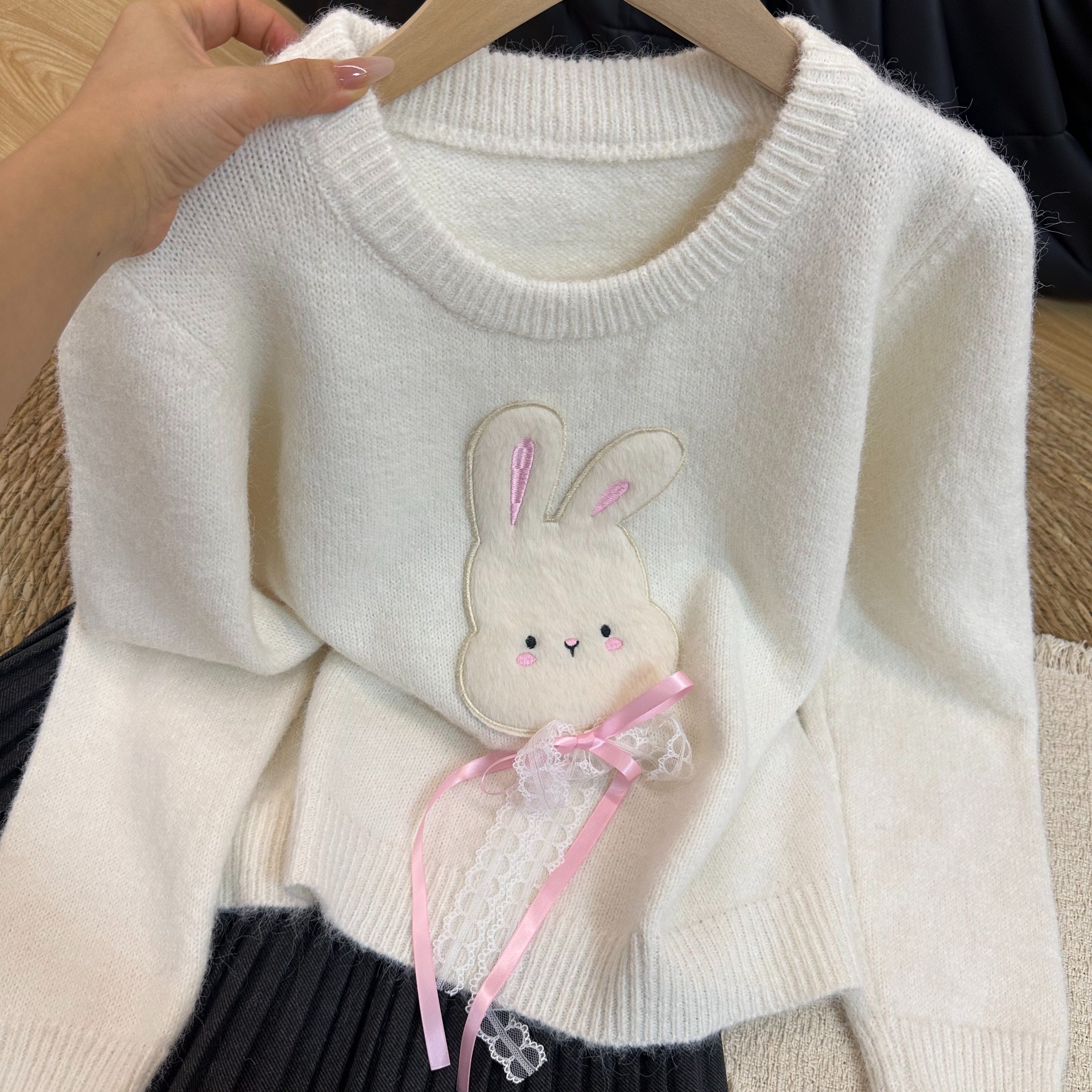 2025秋冬新品蕾丝蝴蝶结圆领兔子保暖针织设计感甜美减龄可爱毛衣,女装/女士精品,毛衣,淘宝优惠券,粉丝福利购,淘宝优惠卷