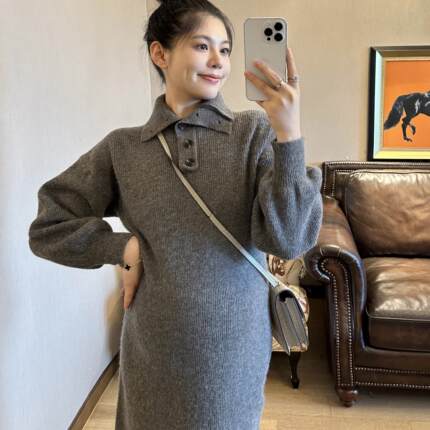 PEIPEI佩佩孕妇装秋冬高端日常针织连衣裙宽松外穿翻领打底毛衣裙