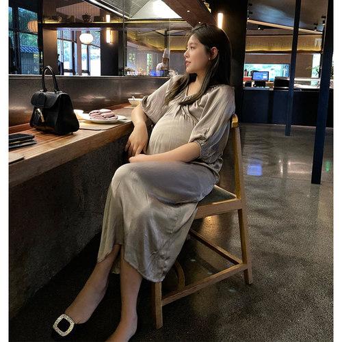 PEIPEI孕妇装醋酸缎面V领高端薄