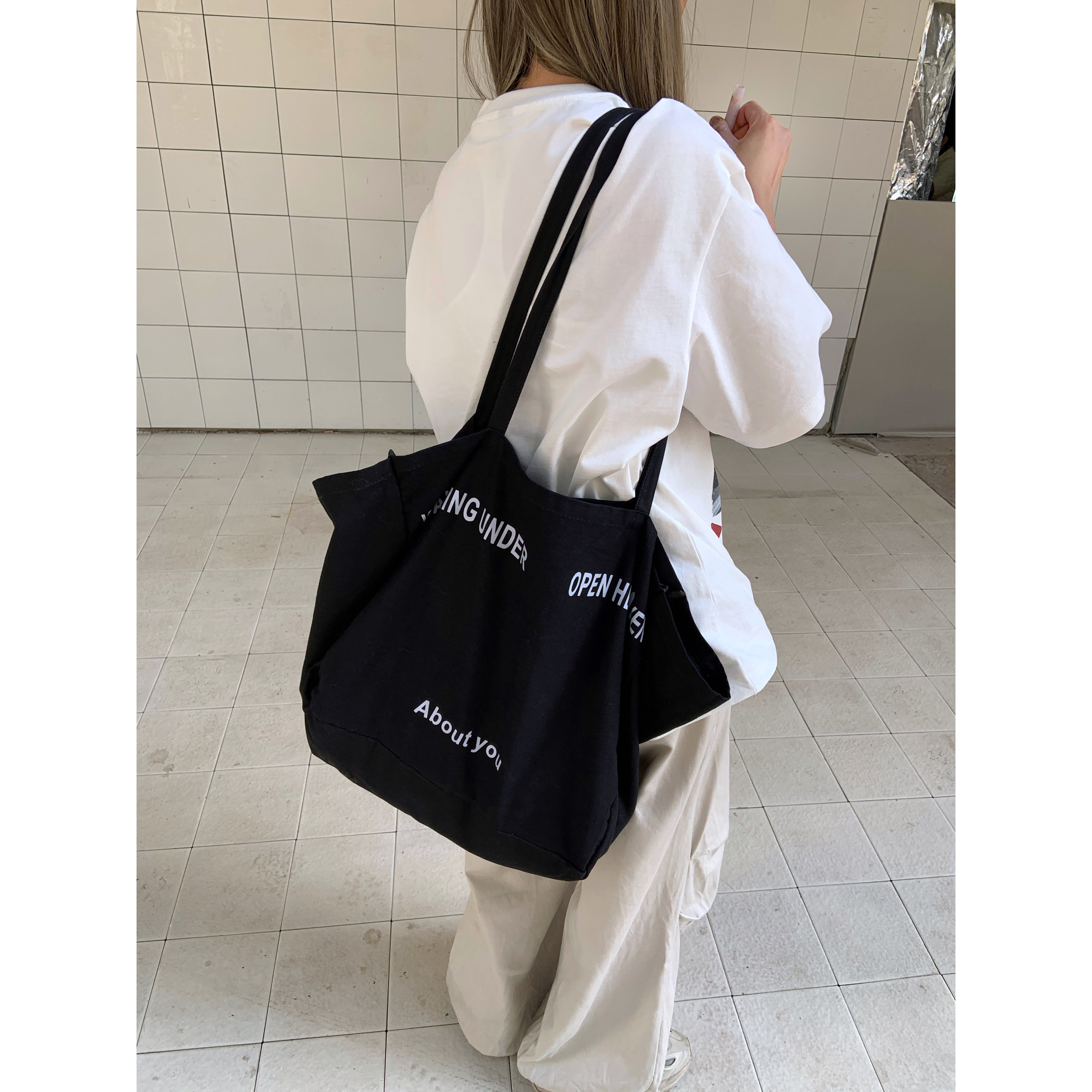 不咸cheese 大容量字母印花慵懒风简约帆布包女百搭单肩包流浪包,箱包皮具/热销女包/男包,时尚帆布包,淘宝优惠券,粉丝福利购,淘宝优惠卷