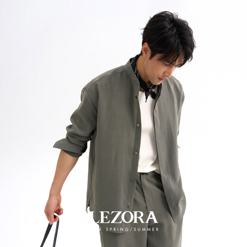 LEZORA微皱缎面三醋酸小立领衬衫