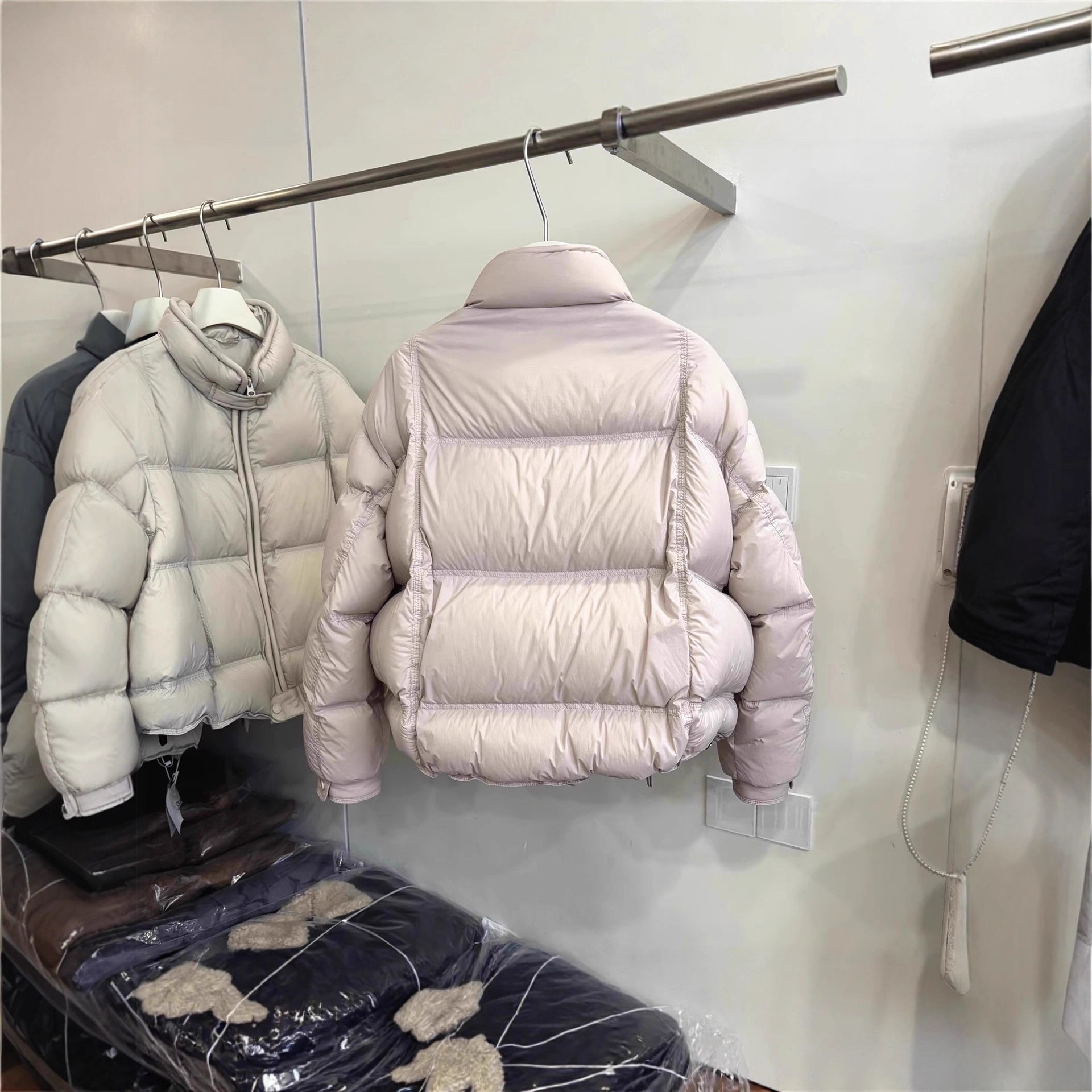 泡芙立领粉色羽绒服女欧洲站2025冬季时尚宽松加厚保暖白鸭绒外套