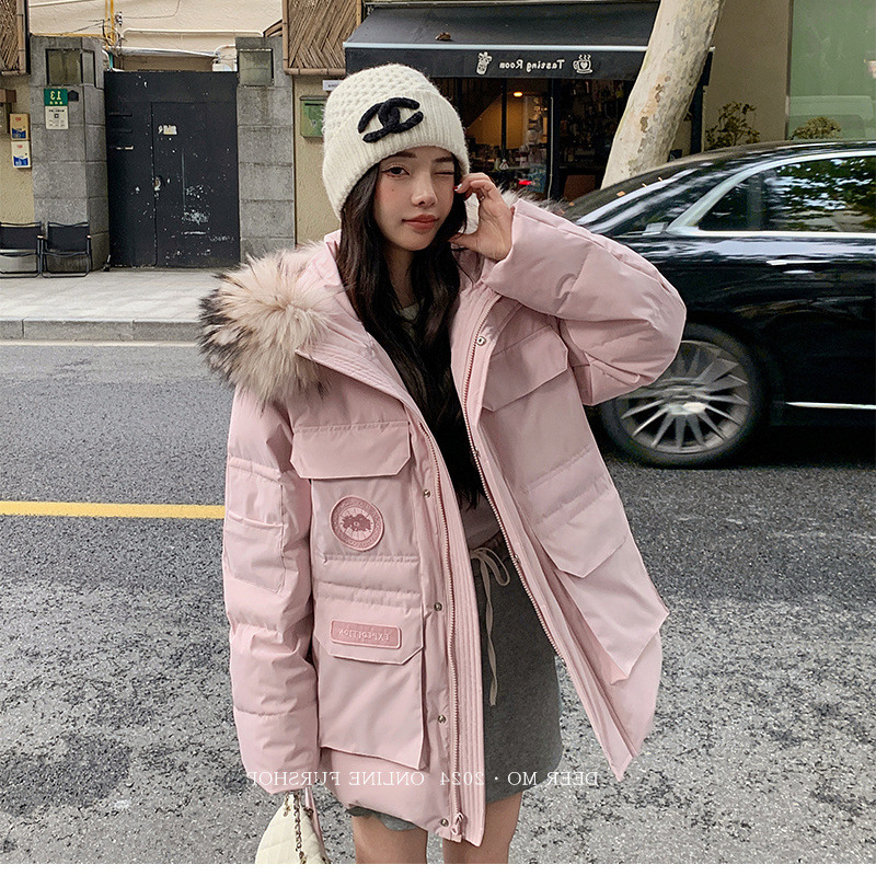 工装羽绒服女冬季2025新款超好看今年流行爆款轻薄连帽派克服外套