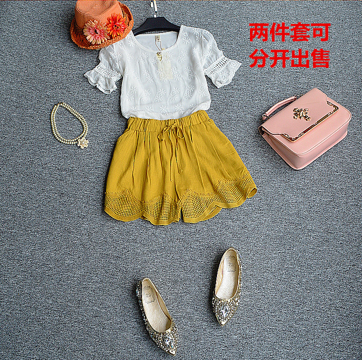 时尚喇叭袖印花修身两件套