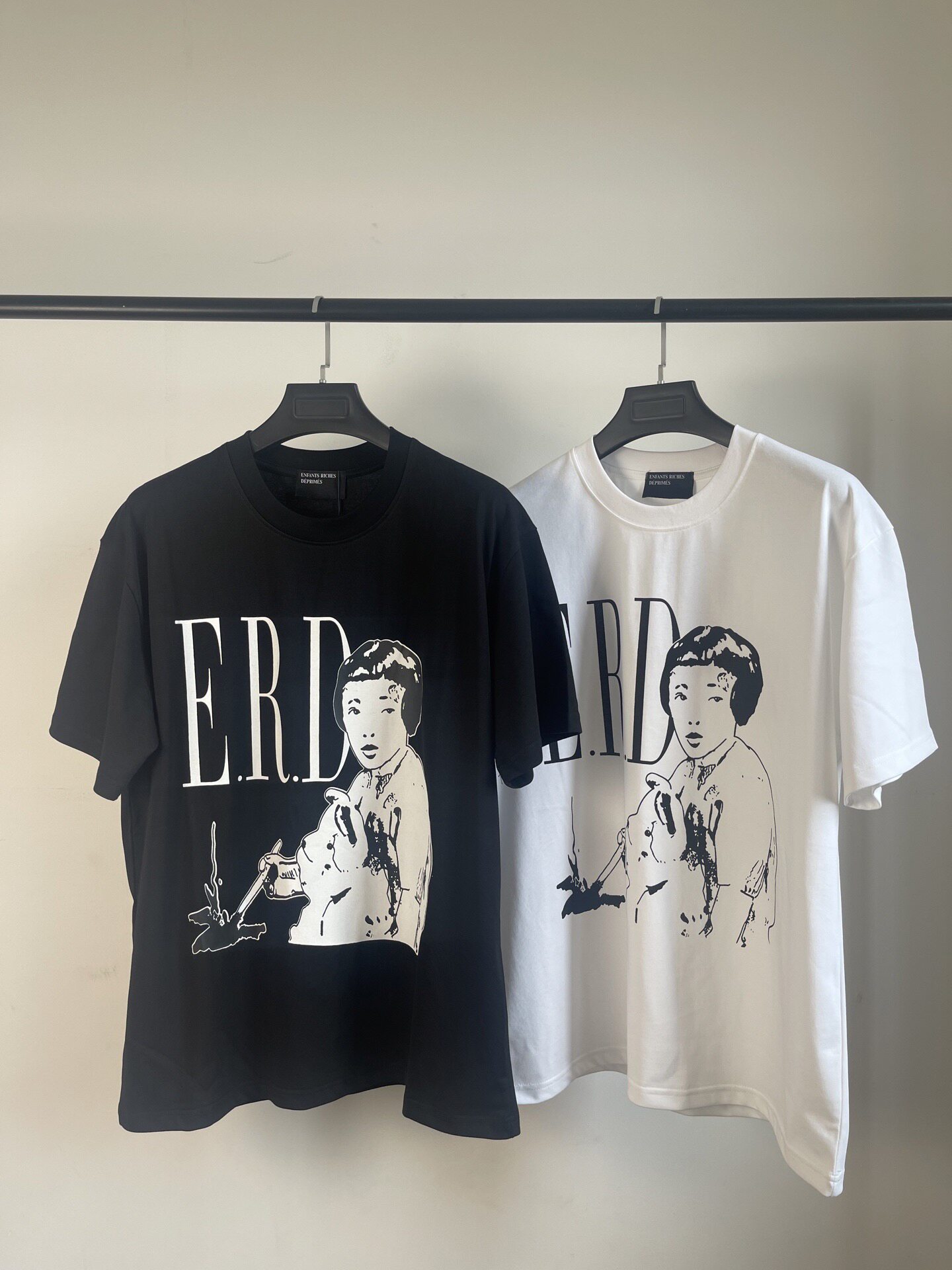 纯原顶板 ERD忧郁的富二代天使猪猪圆领字母印花短袖T恤男女
