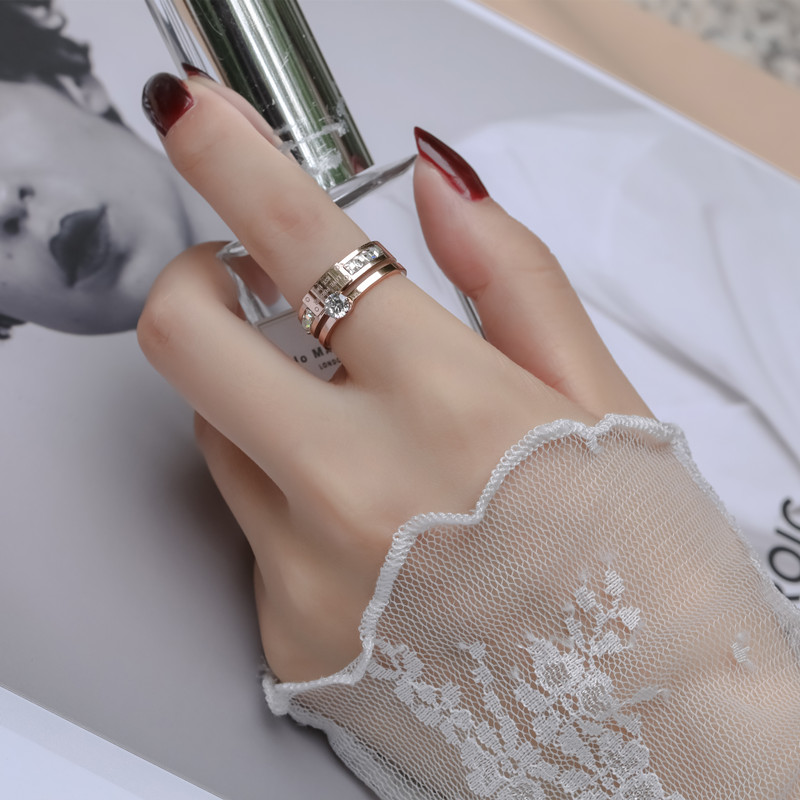 冷淡风个性大气食指钛钢镶钻戒指女chic玫瑰金网红学生指环不掉色