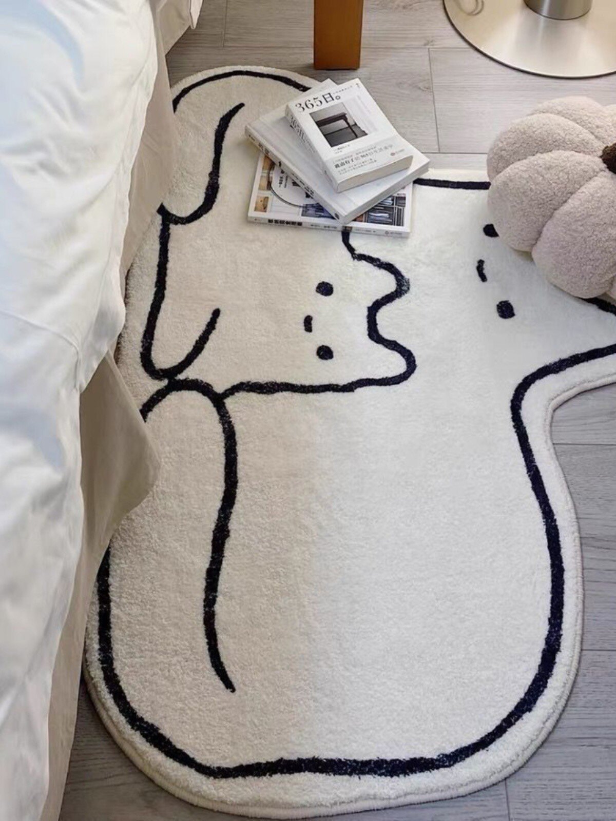 小红书同款ins仿羊绒地毯异形猫咪少女卧室床边毯防滑耐磨地垫
