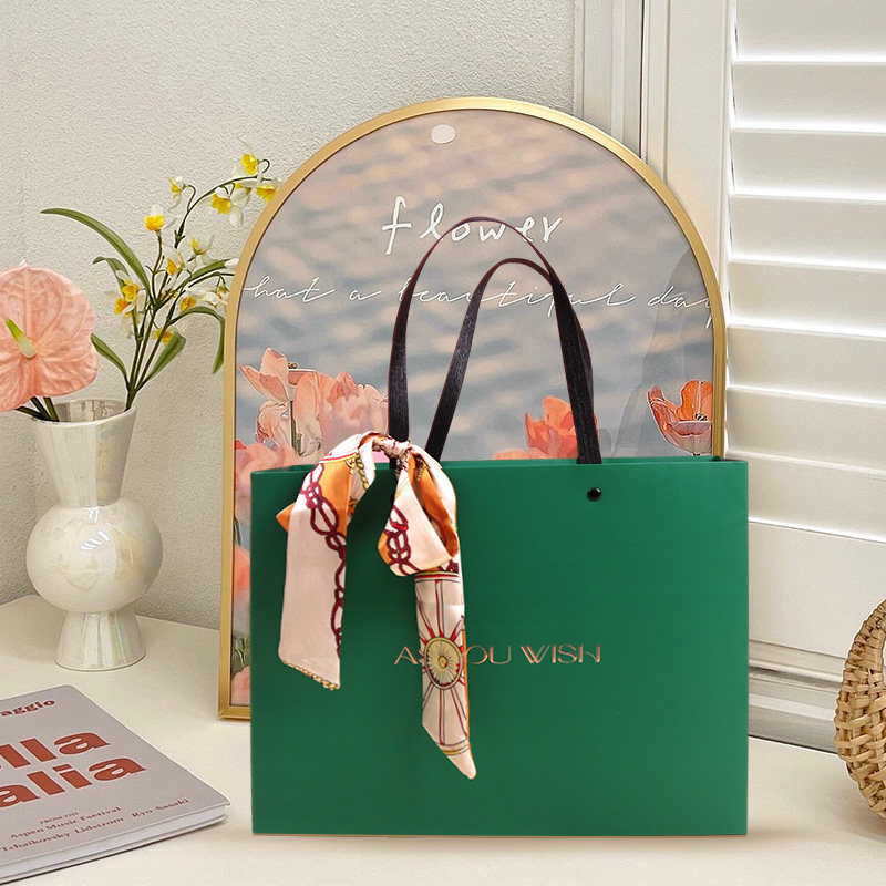 礼物盒生日伴手礼盒空盒子简约高档化妆品高级感轻奢礼品盒包装盒