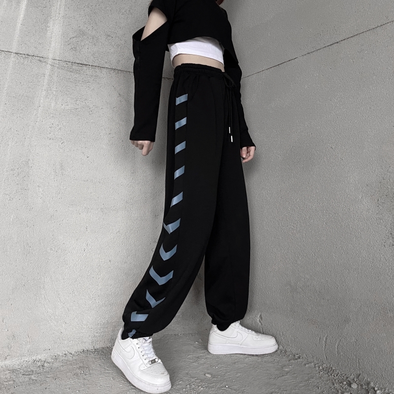 Women's sports pants loose and slim in spring