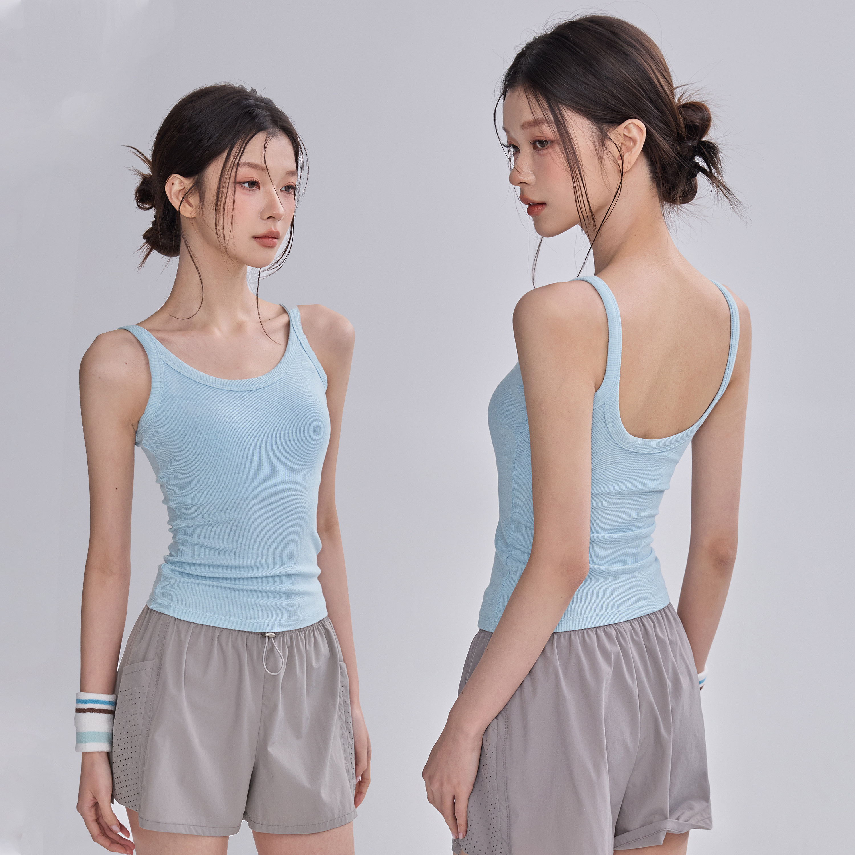 新款带胸垫运动背心女外穿美背瑜伽服普拉提训练跑步骑行健身上衣