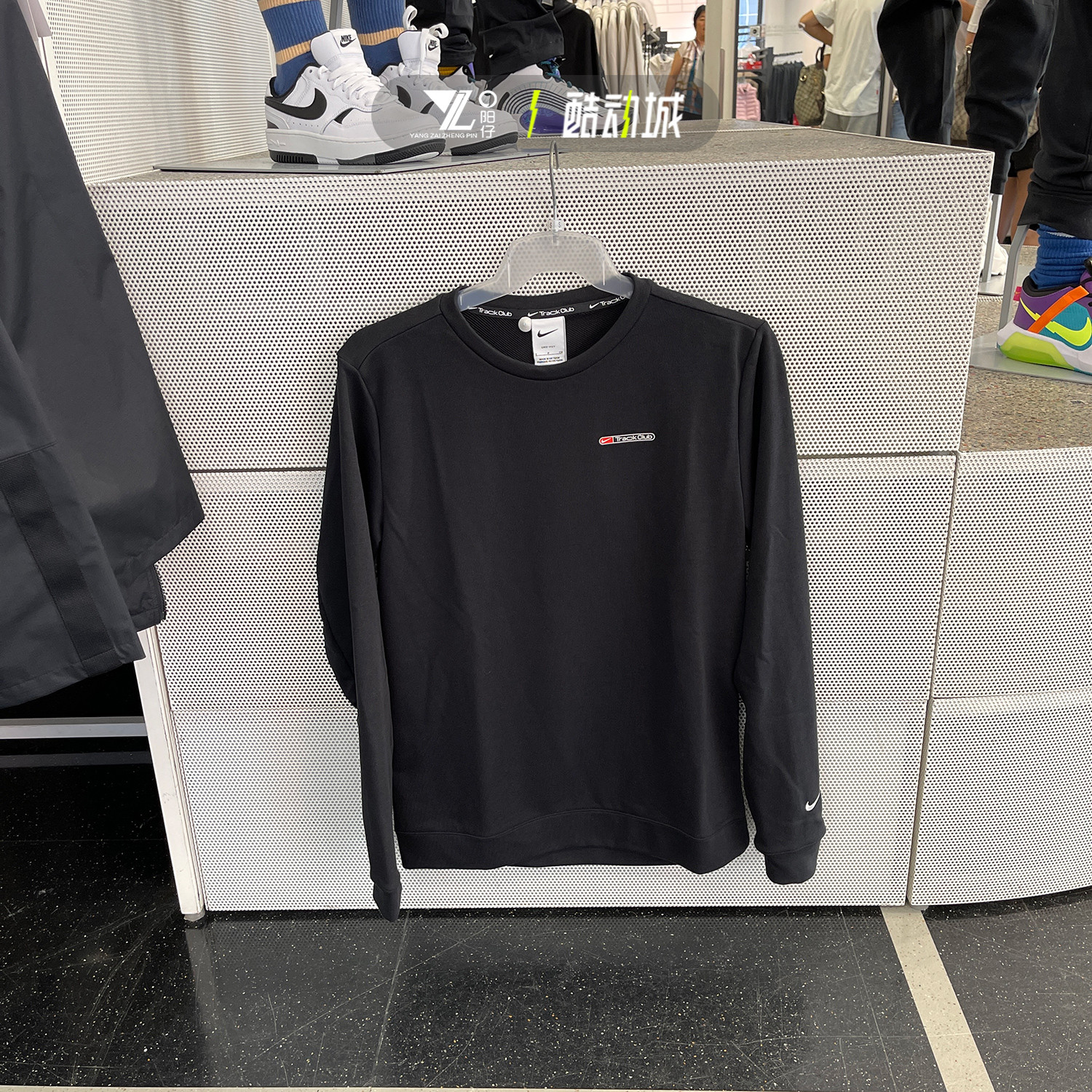 耐克男子宽松休闲运动卫衣套头衫