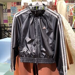 adidas阿迪达斯三条纹舞动系列黑色外套2026春女梭织夹克 KS0039