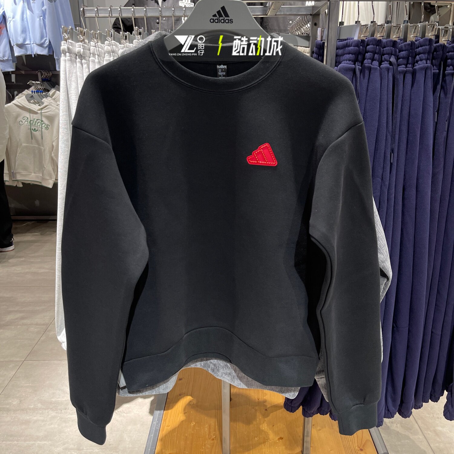 正品adidas阿迪达斯秋冬厚款卫衣女子小标简约休闲套头衫JZ1639
